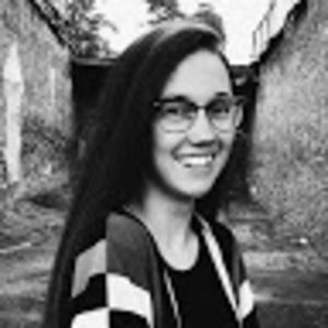 Meet your Posher, Adrienne